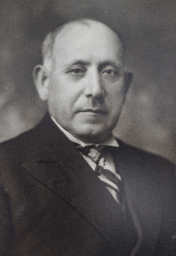 1930's - 2nd generation of family ownership, James Robertson.